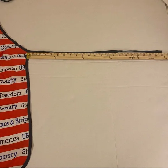 Set of 2 Patriotic Aprons with Hallmark Star Print Gift Bag - Picture 4 of 16